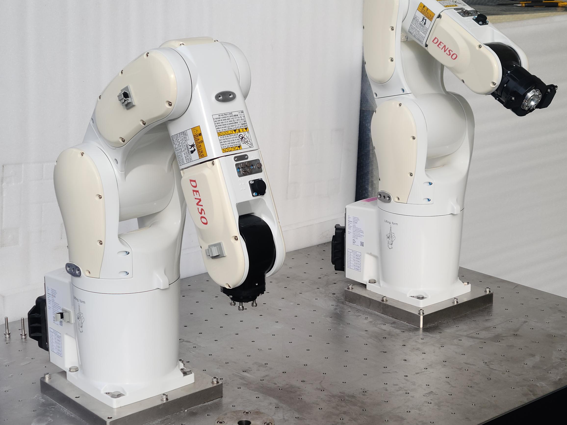 産業用ロボットのSDGs - 6軸多関節産業用ロボットアーム デンソー