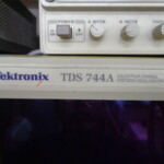 オシロスコープ・テクトロニクス・TDS744A（M210114A02）