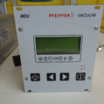 ディスプレイコントロールユニット(Display Control Unit)、ターボポンプコントローラー、Pfeiffer、DCU300 ディスプレイコントロールユニット(Display Control Unit)、ターボポンプコントローラー、Pfeiffer、DCU300